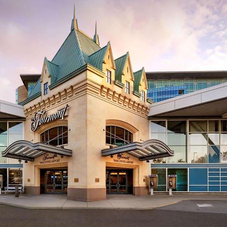 Fairmont Vancouver Airport In-Terminal Hotel Richmond Exterior foto The main entrance of the airport