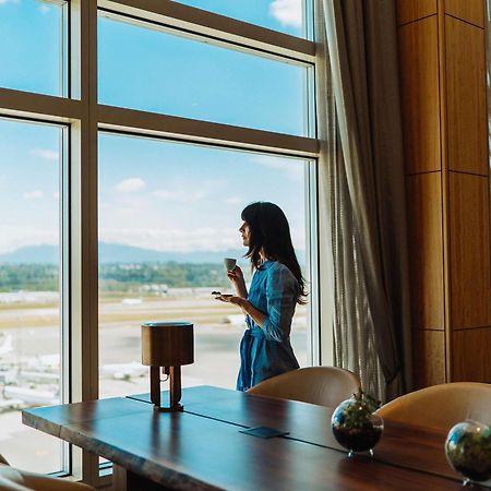 Fairmont Vancouver Airport In-Terminal Hotel Richmond Exterior foto