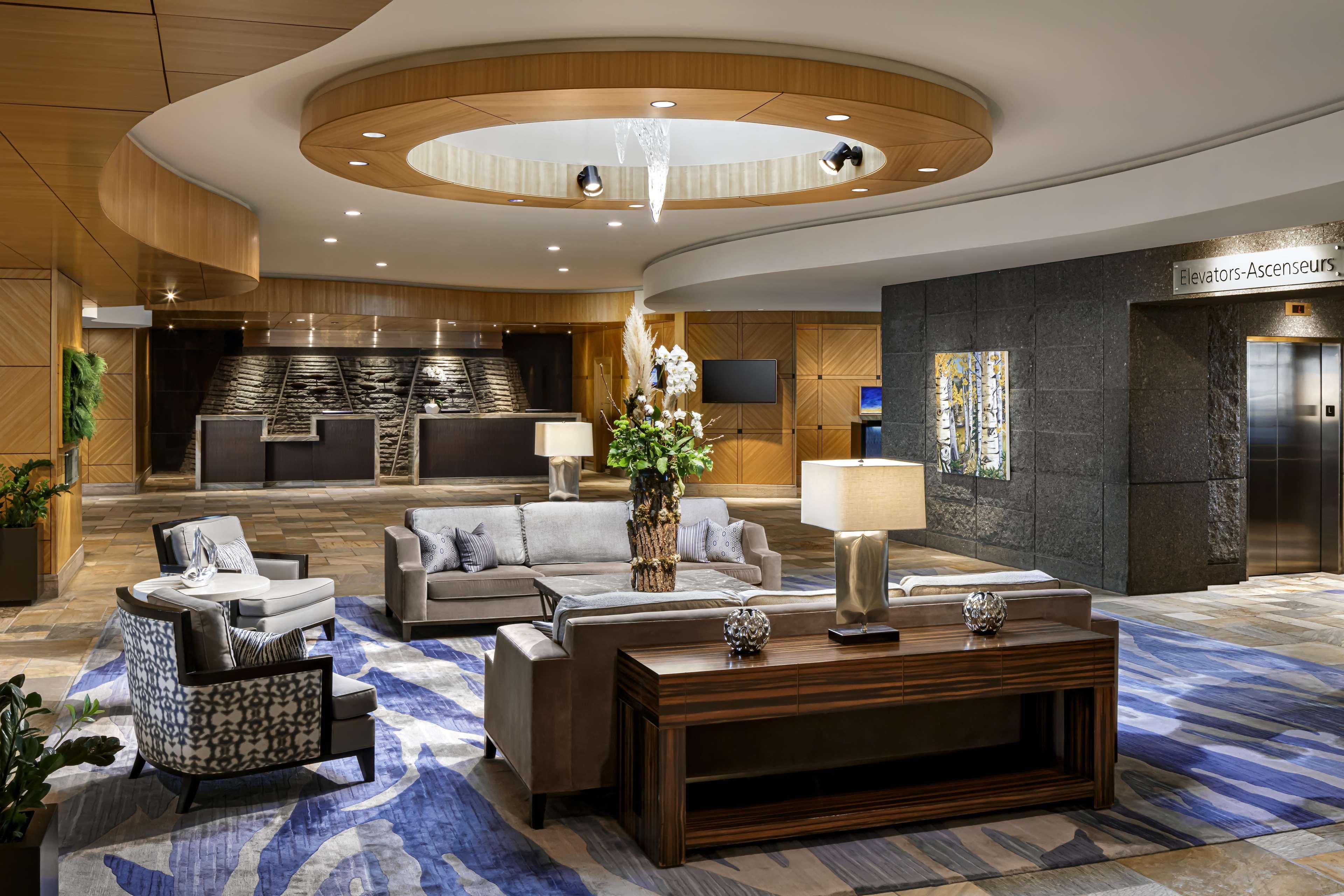 Fairmont Vancouver Airport In-Terminal Hotel Richmond Exterior foto The lobby of the MGM Grand