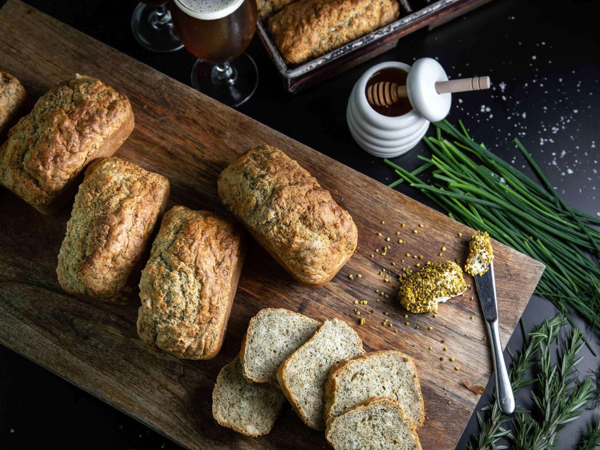 Fairmont Vancouver Airport In-Terminal Hotel Richmond Exterior foto Beer bread